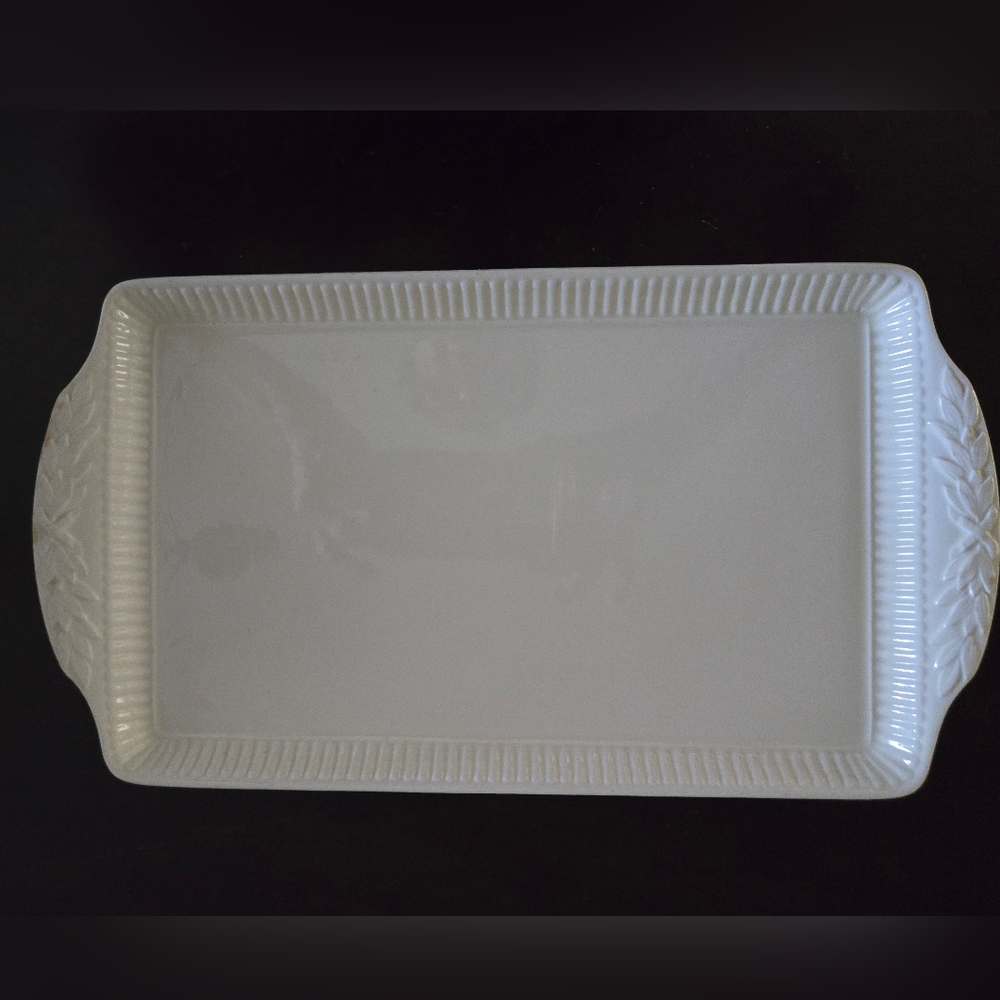Elegant Wedgewood Serving Tray - Picture 4 of 16